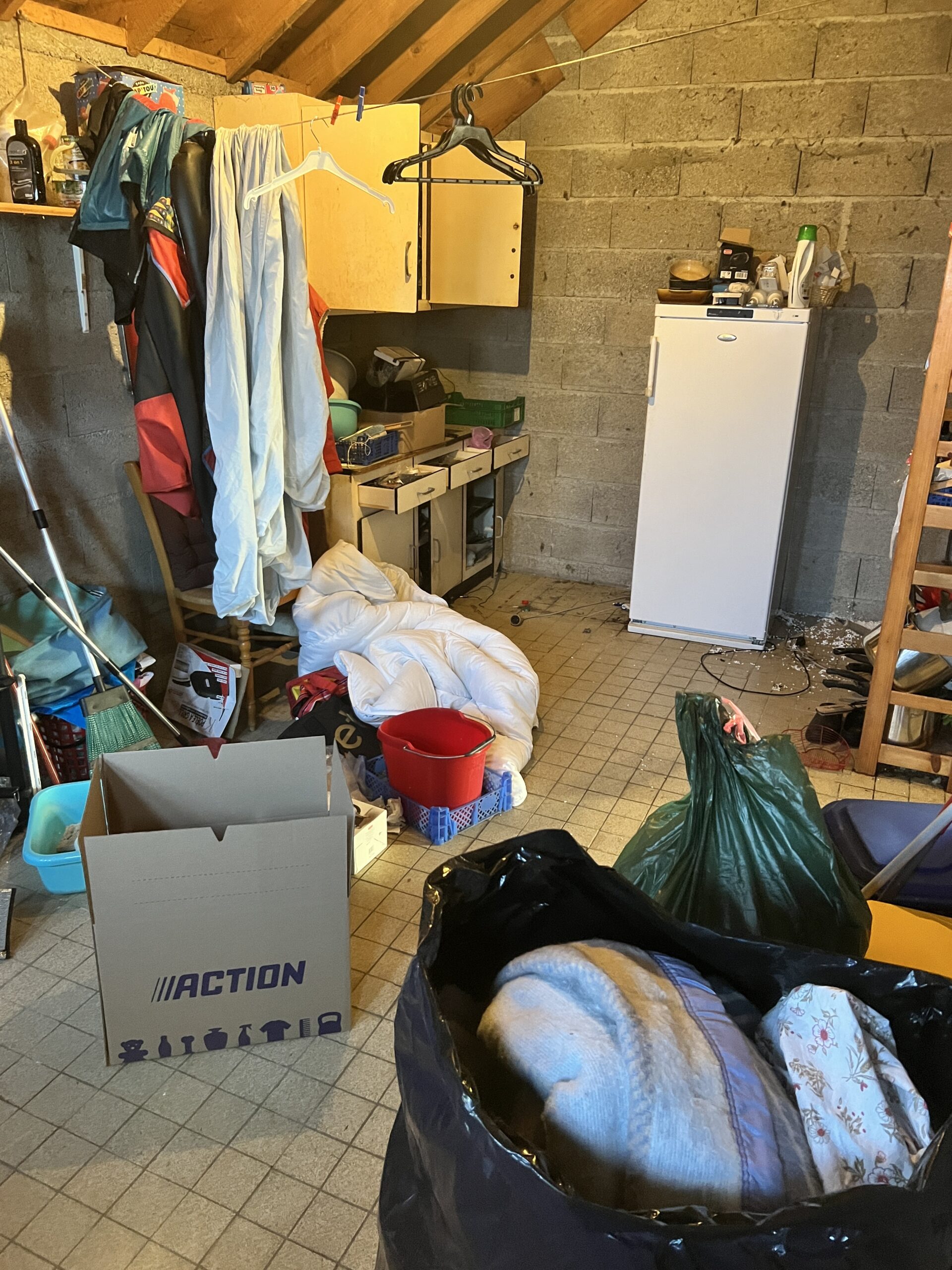 nettoyage complet d'un garage lors d'un debarras urgent dans le finistère bzh pur